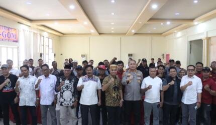 metrolacaknews.com - Sinergi Kapolres Sidrap, Puluhan Jurnalis dan Pengusaha Bersilaturahim Jaga Kamtibmas