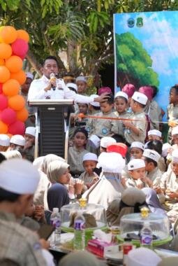 Di Balik Stand Market Day, Anak-anak At-Tauhid Belajar Menawarkan Produk dan Melatih Kekompakan